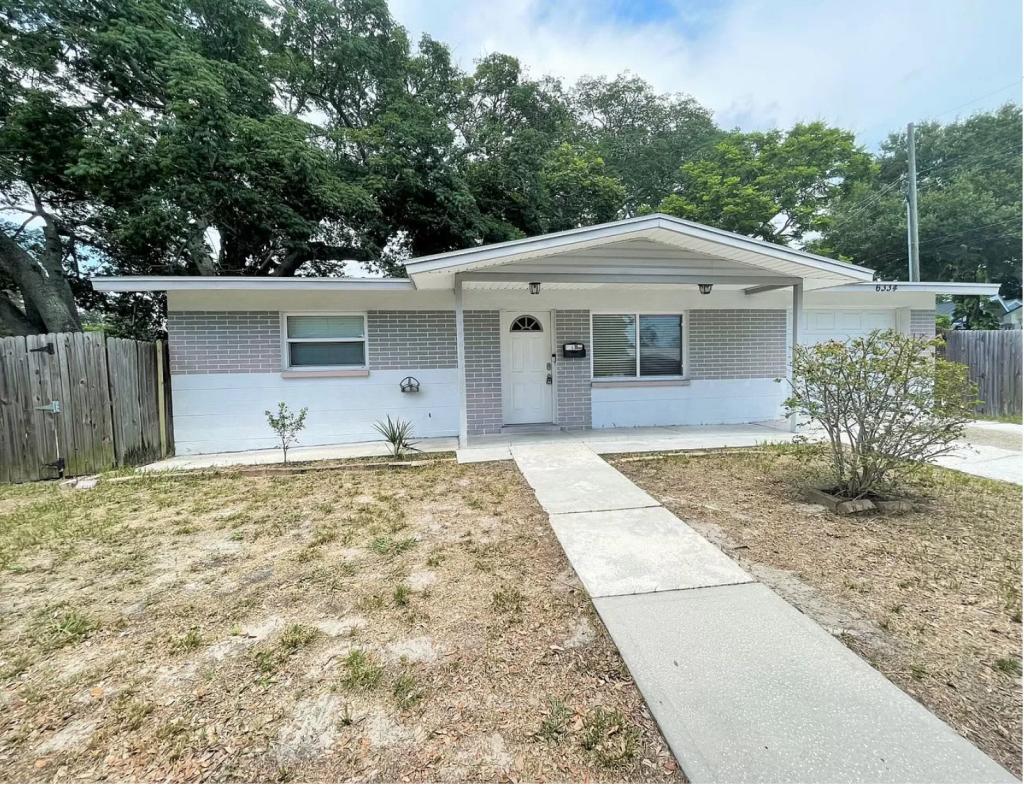 House for Rent in New Port Richey, Florida, Ref# 202025152 in Clearwater - Image 1