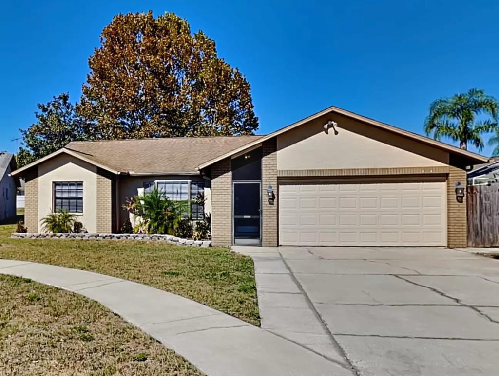 House for Rent in Port Richey, Florida, Ref# 202025127 in Bremerton - Image 1