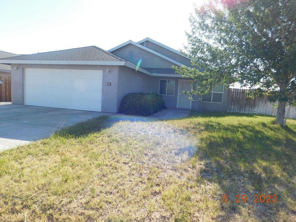 House for Rent in Ridgecrest, California, Ref# 202022589 in Lancaster - Image 1