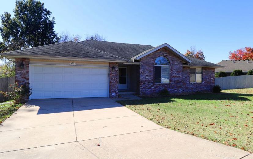 House for Rent in Springfield, Missouri, Ref# 202019189 in Eugene - Image 1