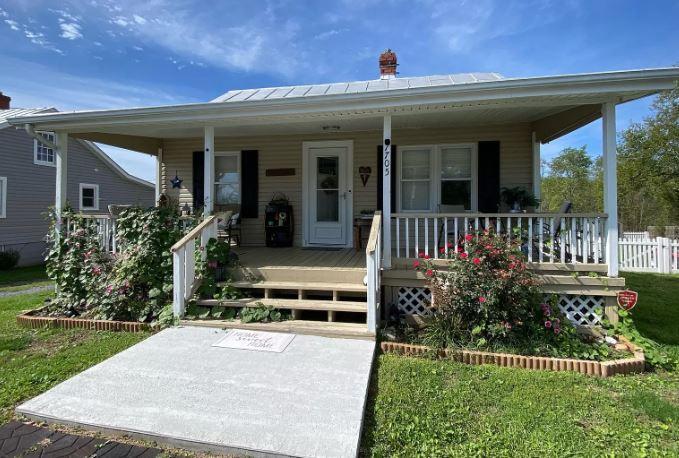 House for Rent in Middletown, Virginia, Ref# 202016352 in Washington DC - Image 1