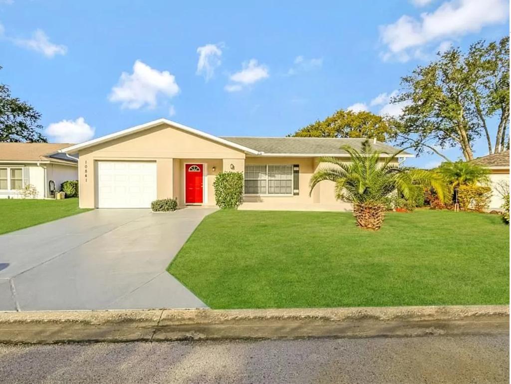 House for Rent in Port Richey, Florida, Ref# 202015994 in Spring Hill - Image 1