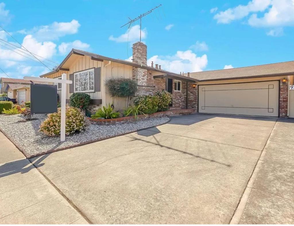 House for Rent in Hayward, California, Ref# 202014804 in Hayward - Image 1