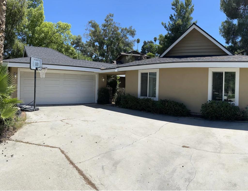 House for Rent in Riverside, California, Ref# 202008512 in Riverside - Image 1
