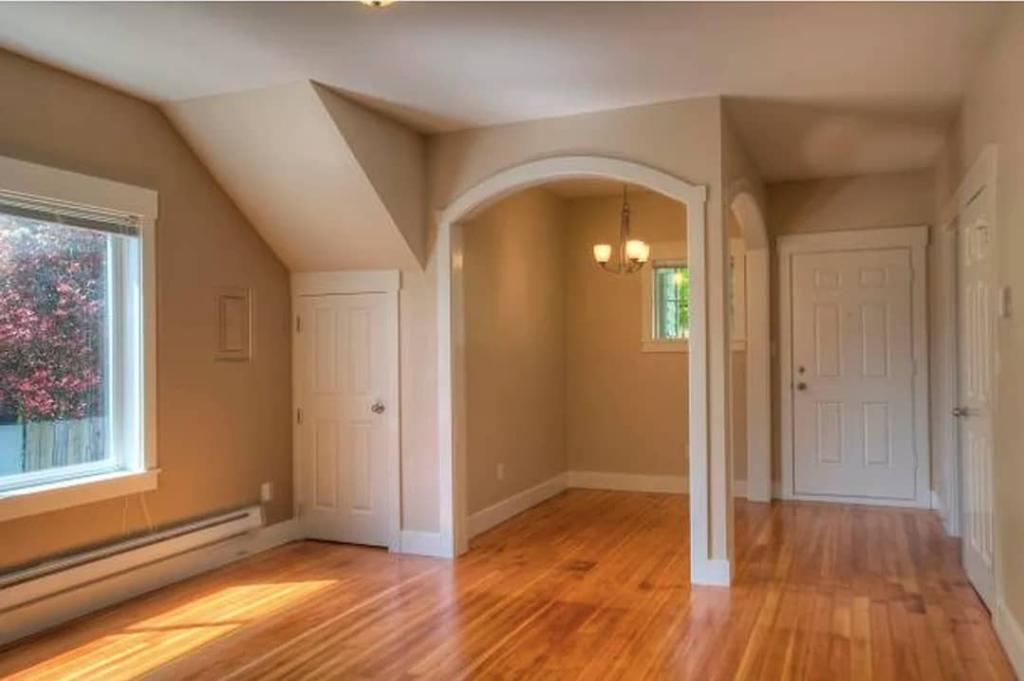 House for Rent in Seattle, Washington, Ref# 202004467 in Renton - Image 1