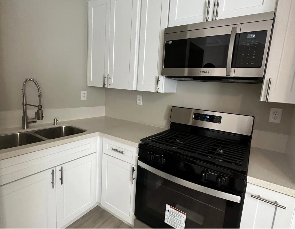 House for Rent in Lancaster, California, Ref# 202003297 in Lancaster - Image 1