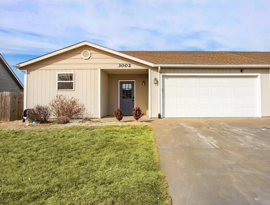 House for Rent in Manhattan, Kansas, Ref# 201997805 in Topeka - Image 1