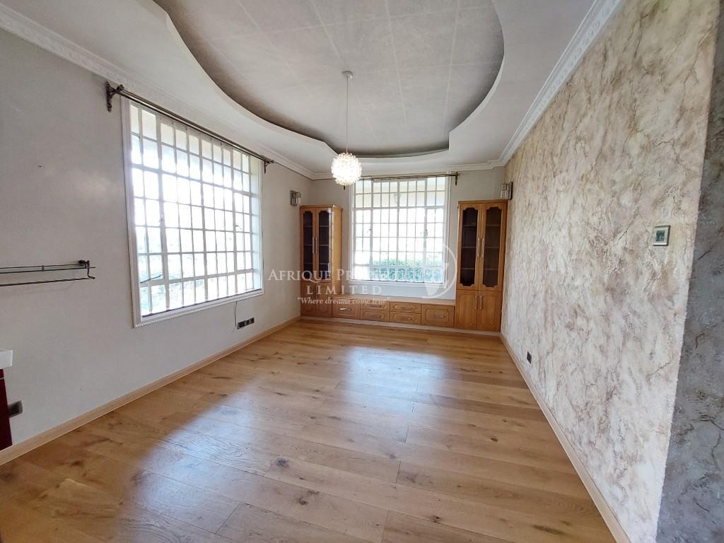 5 Bedroom Ensuite House + Guest Wing For Rent in Runda Estate in Kenya - Image 4