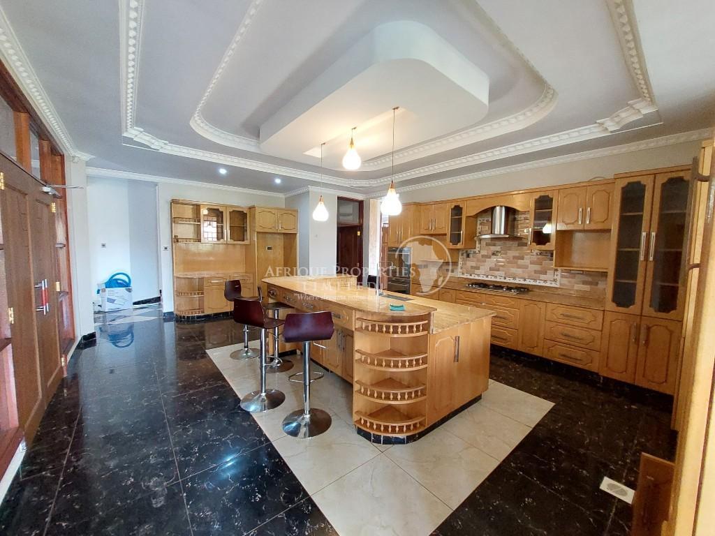 5 Bedroom Ensuite House + Guest Wing For Rent in Runda Estate in Kenya - Image 6