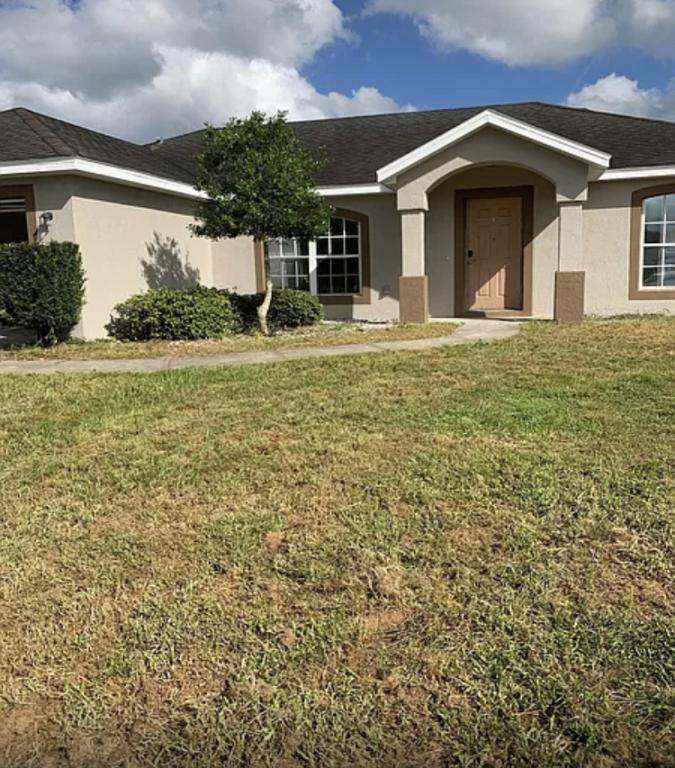 House for Rent in Deltona, Florida, Ref# 201992301 in Deltona - Image 1