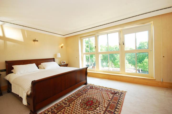 Apartment for Rent in Greenock, Inverclyde, Ref# 201858663 in Greenock - Image 1