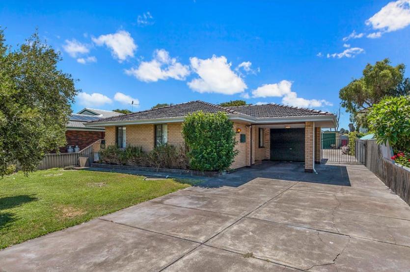 House for Rent in Rockingham, Western Australia, Ref# 201984819 in Safety Bay - Image 1