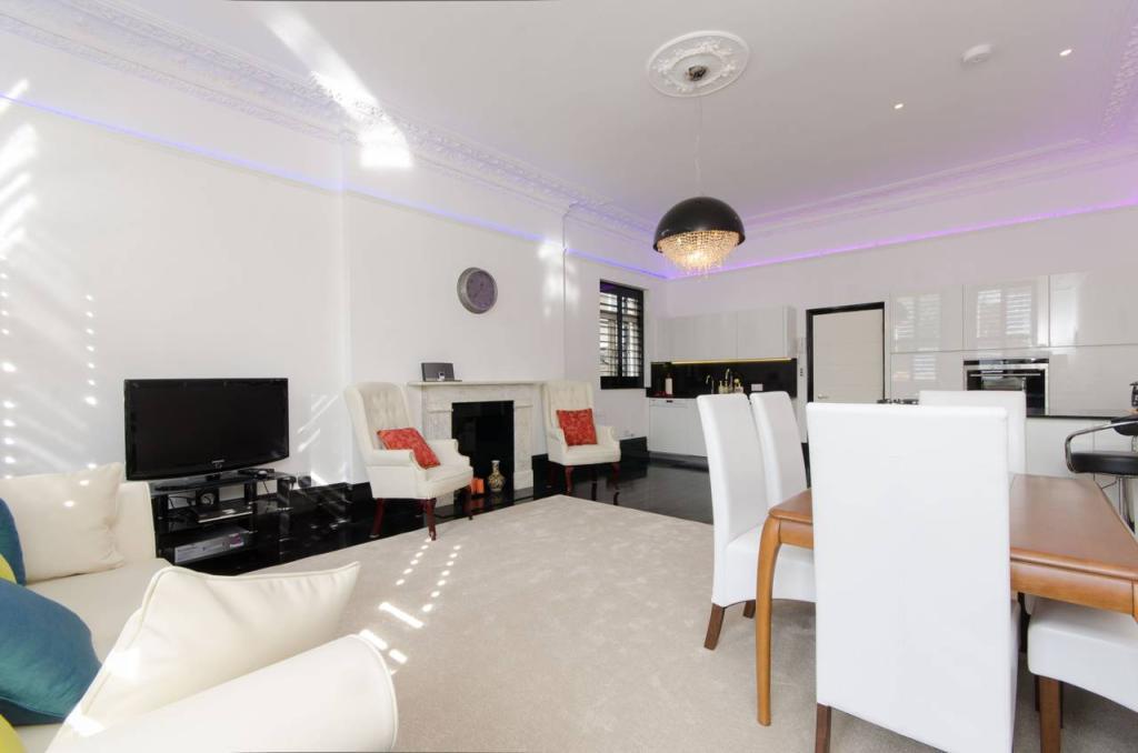 Apartment for Rent in Mid Levels, Mid Levels, Ref# 9509181 in Sai Wan Ho - Image 1