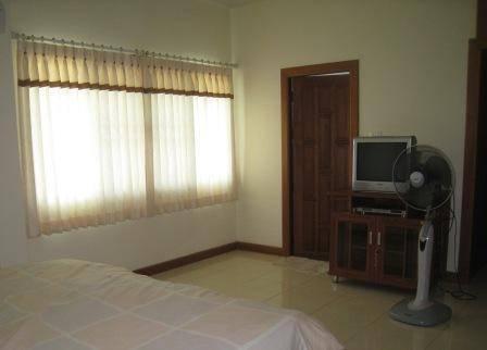 House for Sale in Chon Buri, Chon Buri, Ref# 1373572 in Laem Chabang - Image 1