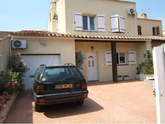 Villa for Rent in Valras-plage, Languedoc-Roussillon, Ref# 33067 à Béziers - Photo 1