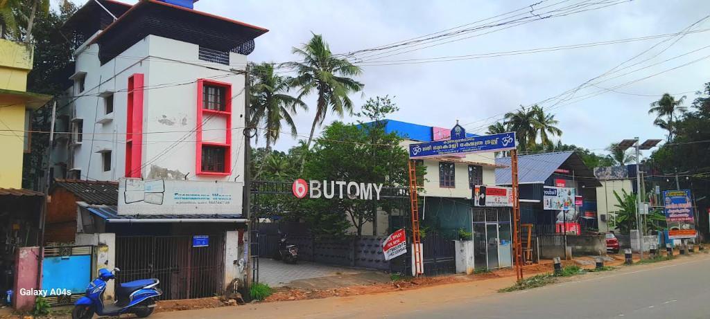 COMMERICAL SPACE RENT KUNDAMANKADAV TRIVANDRUM in Palayam - Image 2