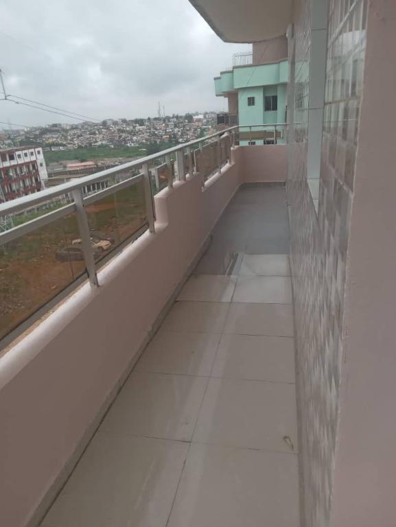 VENTE À COCODY RIVIERA PALMERAIE UN APPARTEMENT 3 PIÈCES AU 2e en Côte d’Ivoire - Photo 4