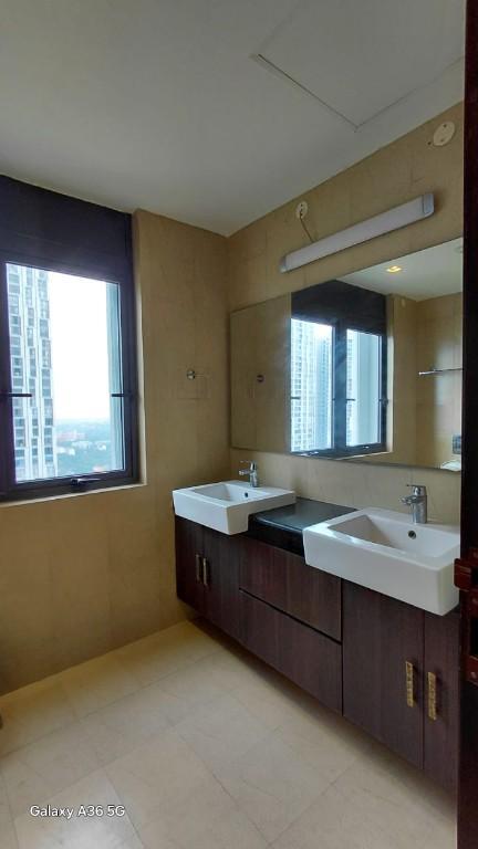 Semi Furnished Residential Flat For Rent at Ruby in Ballygunge - Image 4