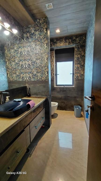 Semi Furnished Residential Flat For Rent at Ruby in Ballygunge - Image 1