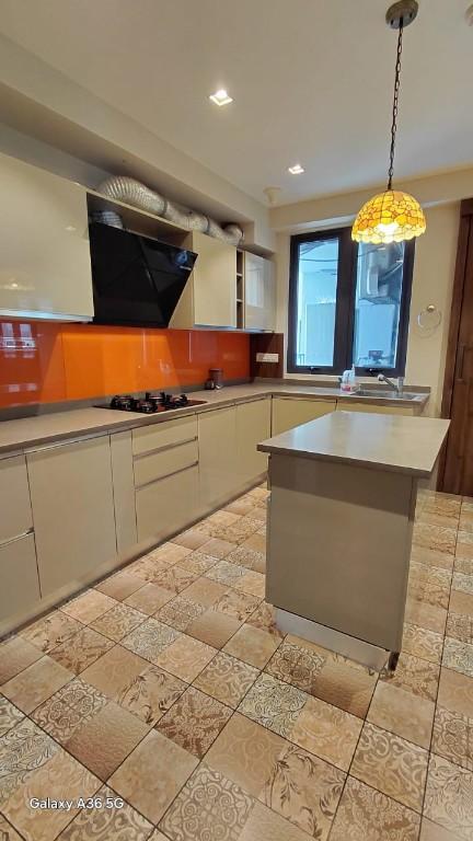 Semi Furnished Residential Flat For Rent at Ruby in Ballygunge - Image 8
