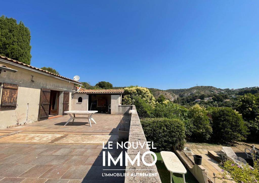 MAISON A RENOVER - TERRAIN - PISCINE - VUE à Allauch - Photo 1