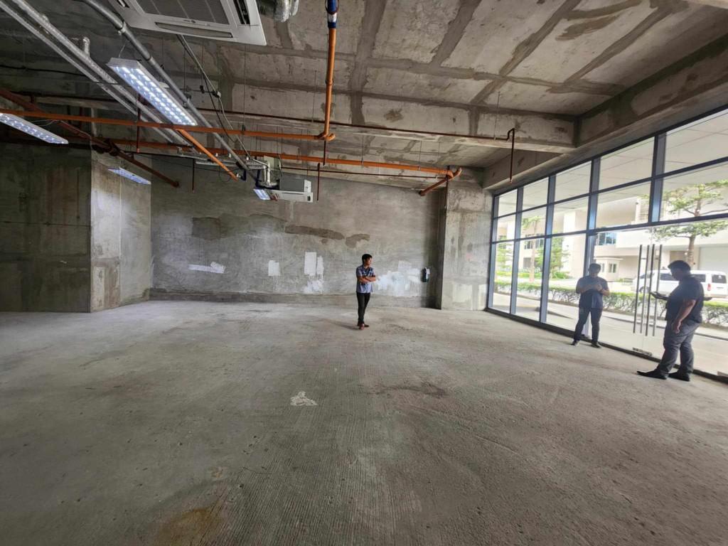 For Lease 900 sqm Commercial Ground Floor Mckinley Taguig in Quiapo - Image 1