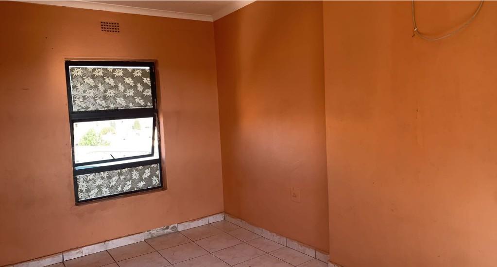 Big Room To Rent , Protea North, SOWETO in Randburg - Image 1