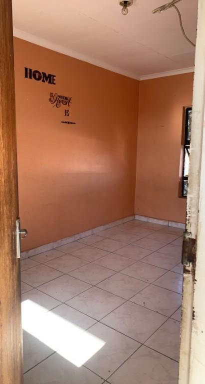 Big Room To Rent , Protea North, SOWETO in Randburg - Image 2