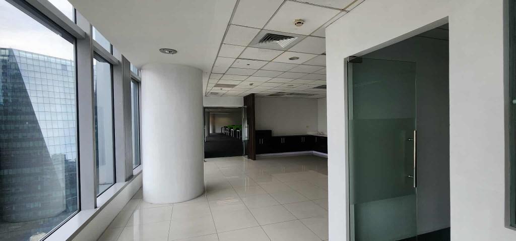 Office Space For Rent 1400 sqm Ayala Avenue Makati City in Quiapo - Image 2