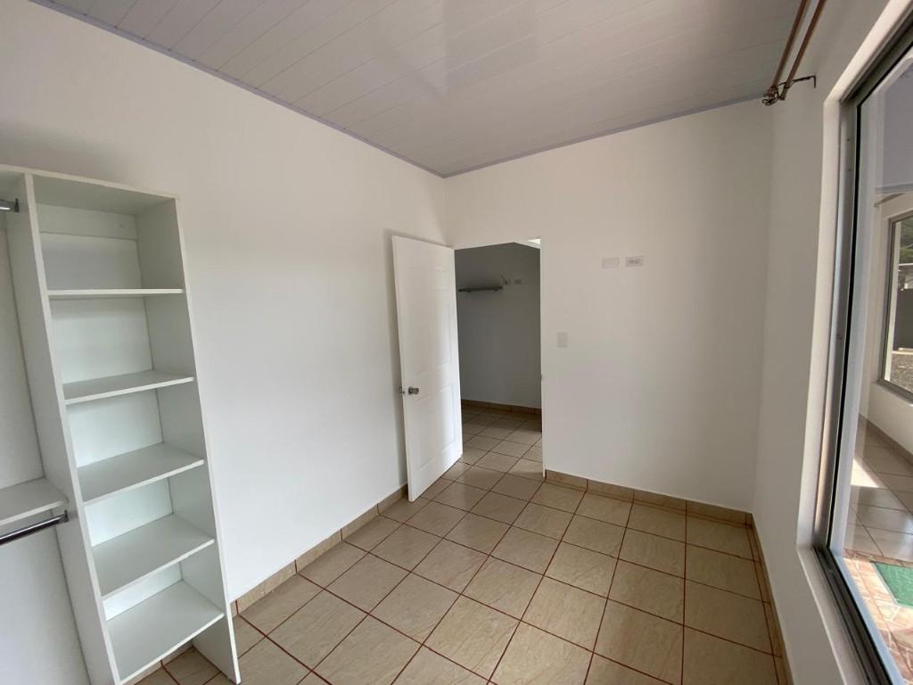 SE ALQUILAN 3 APARTAMENTOS NUEVOS EN ATENAS. en Naranjo - Imagen 3
