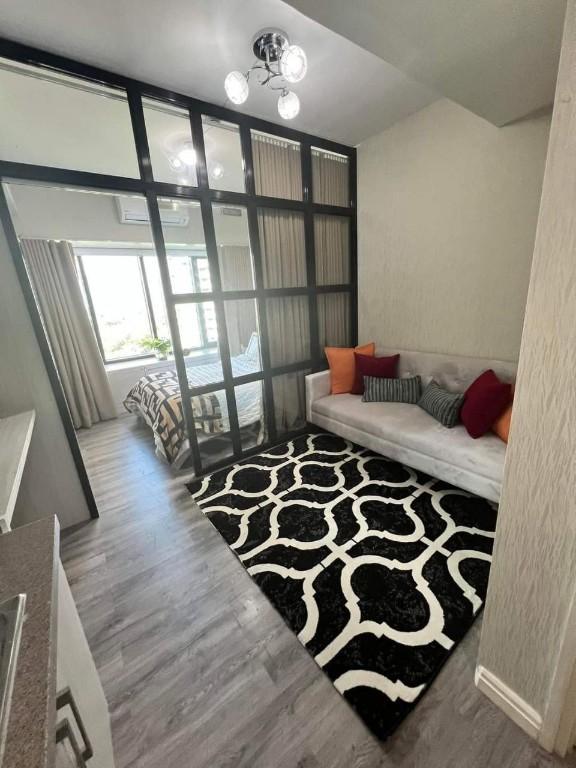 ONE ROCKWELL EAST  STUDIO TYPE CONDO UNIT with PARKING in Pansol - Image 4