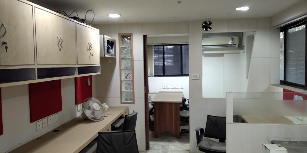 Fully Furnished Office Space For Rent at Gariahat in India - Image 1