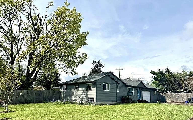 House for Rent in Springfield, Oregon, Ref# 202094332 in Eugene - Image 1