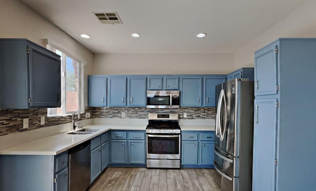 Charming 3/2 Single Family Home For Rent In Arlington Tx in United States - Image 3