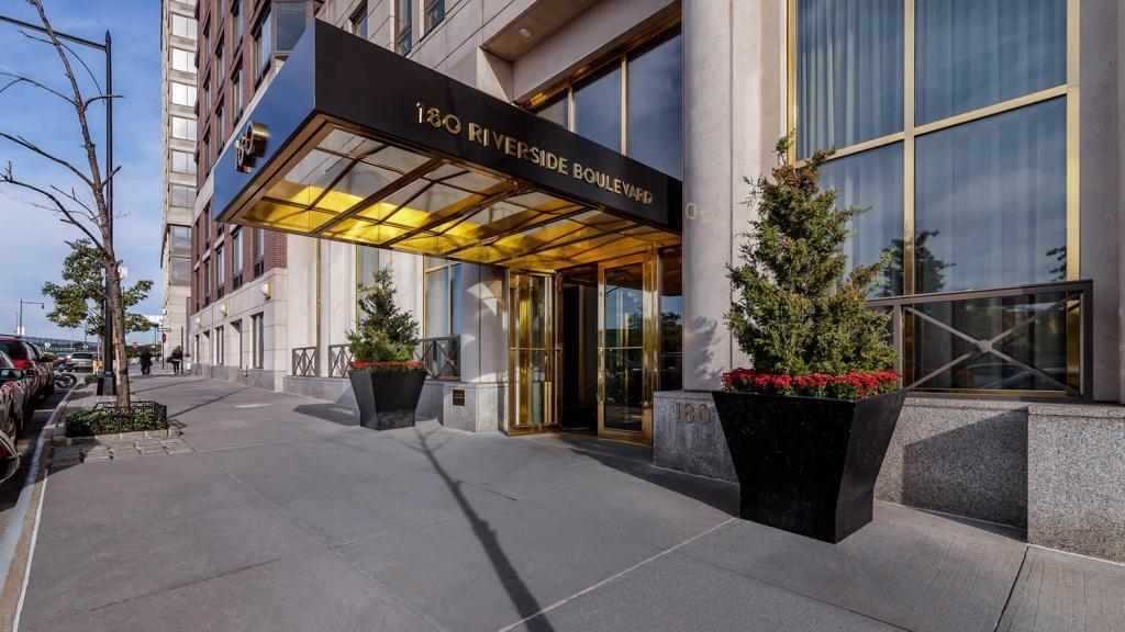 2-Bedroom Apartment For Rent 180 Riverside Boulevard, New York in Brooklyn - Image 2