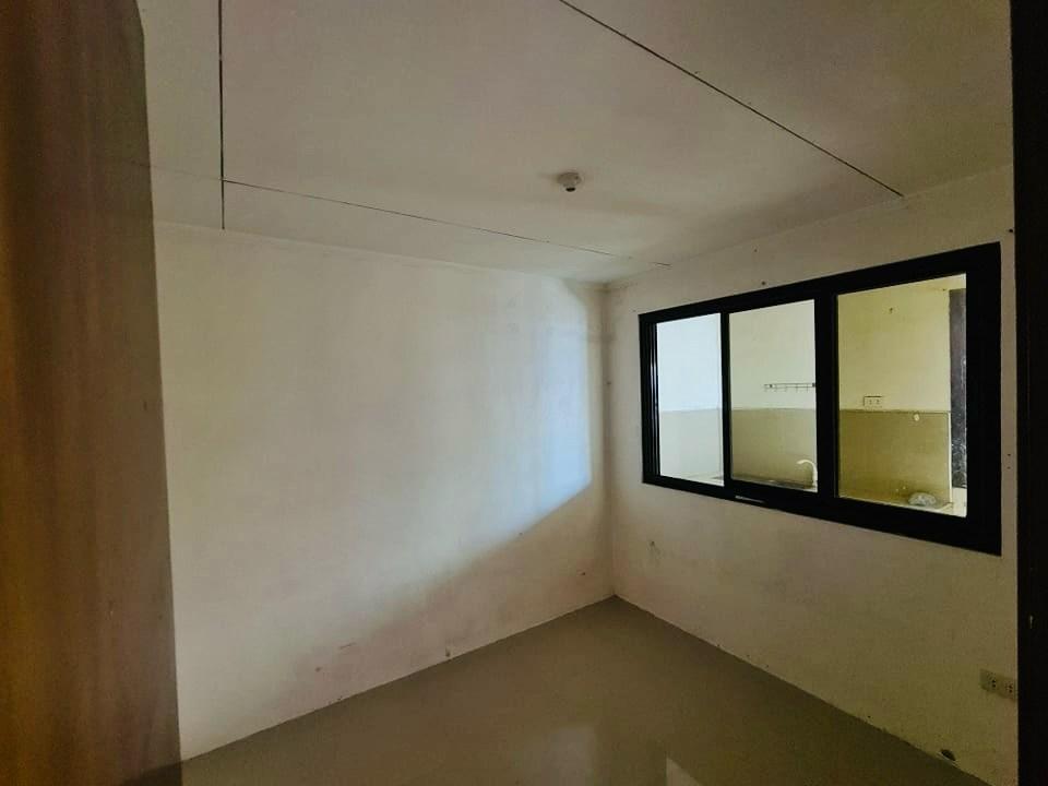 RUSH SALE! ROW HOUSE, CLEAN TITLE! in Lipa - Image 6