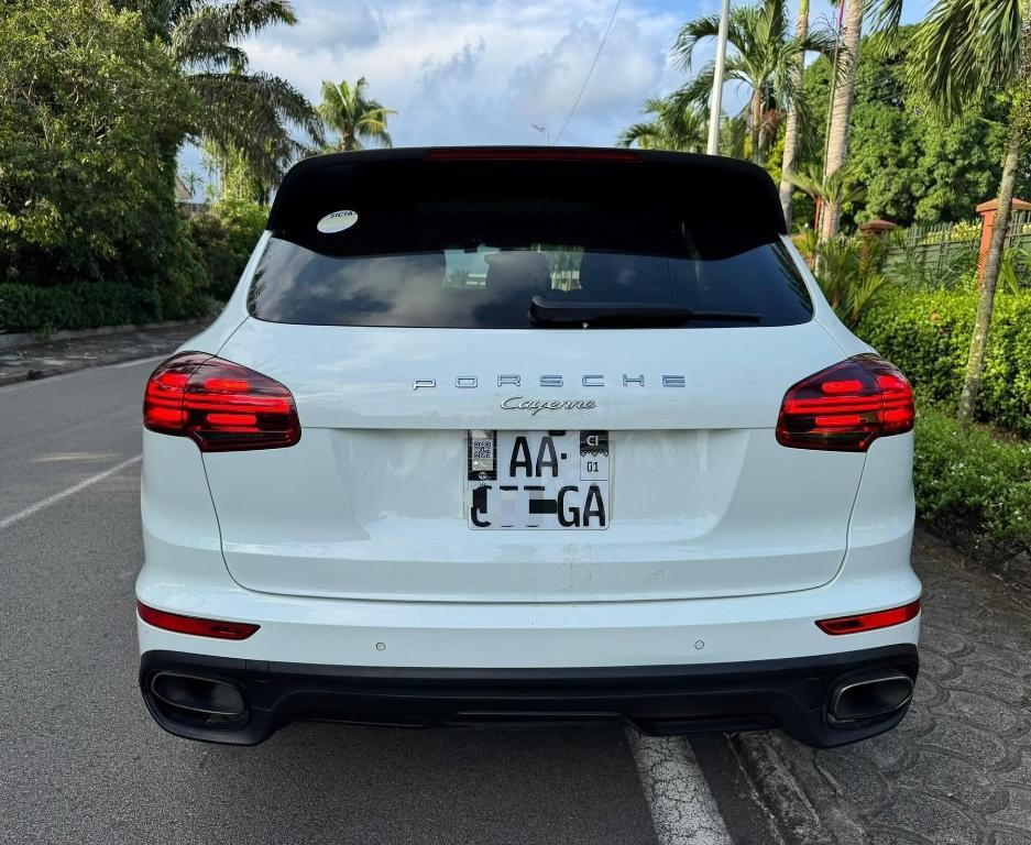 Porsche Cayenne 2018 à Abidjan - Photo 2