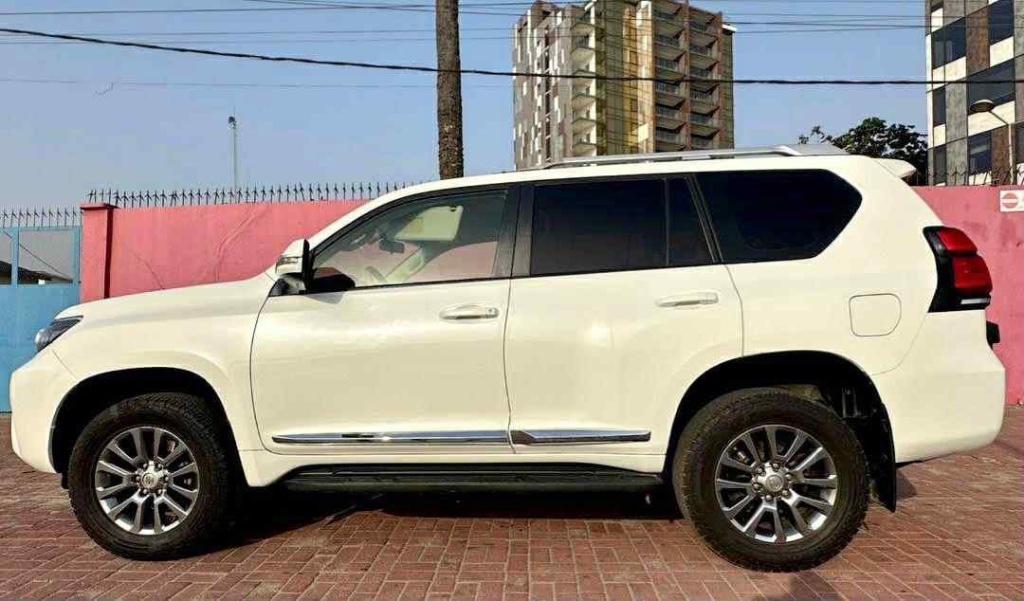 Toyota Prado VX-R 2024 à Abidjan - Photo 4