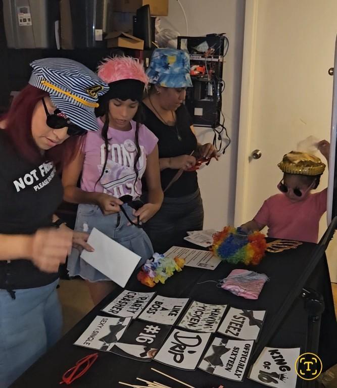 Cool & Affordable iPad Photo Booth Rental in Largo - Image 2