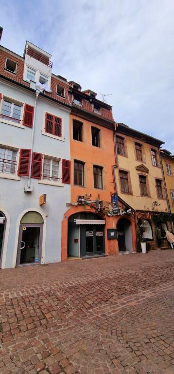 COLMAR - CENTRE HISTORIQUE - APPARTEMENT À RENOVER à Colmar - Photo 1