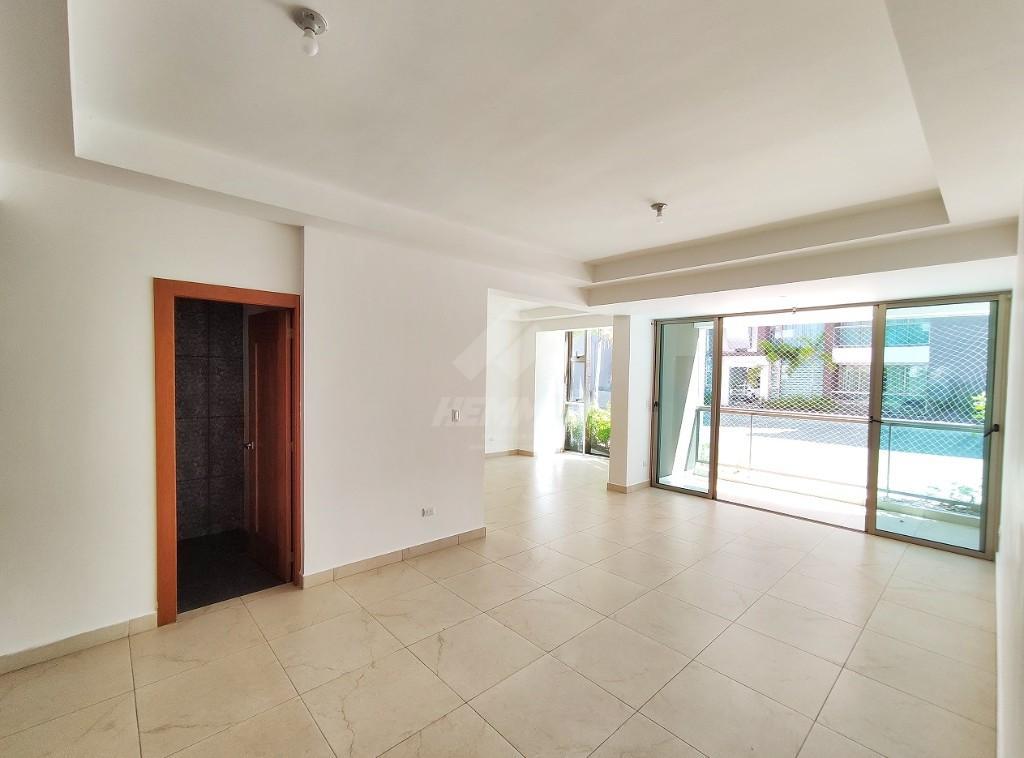 PRIMER PISO PATIO PRIVADO Y PISCINA JARDINES DELE ESTE en Gurabo al Medio - Imagen 5