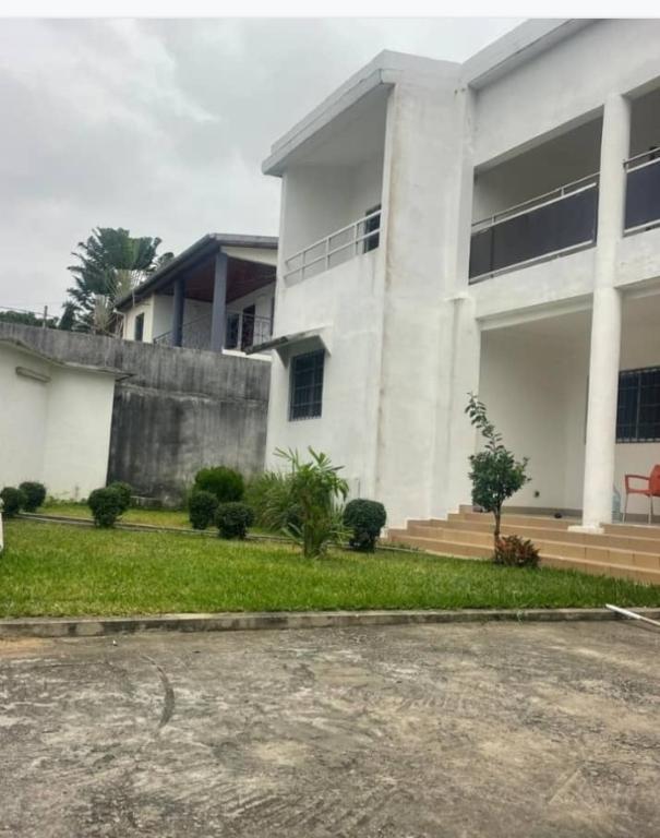 Location à la Riviera 3 duplex 6pieces en Côte d’Ivoire - Photo 1