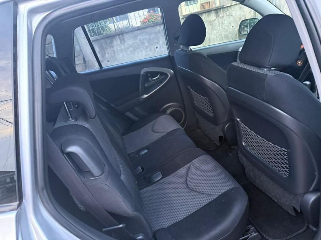 Toyota RAV4 Année 2007 au Cameroun - Photo 5