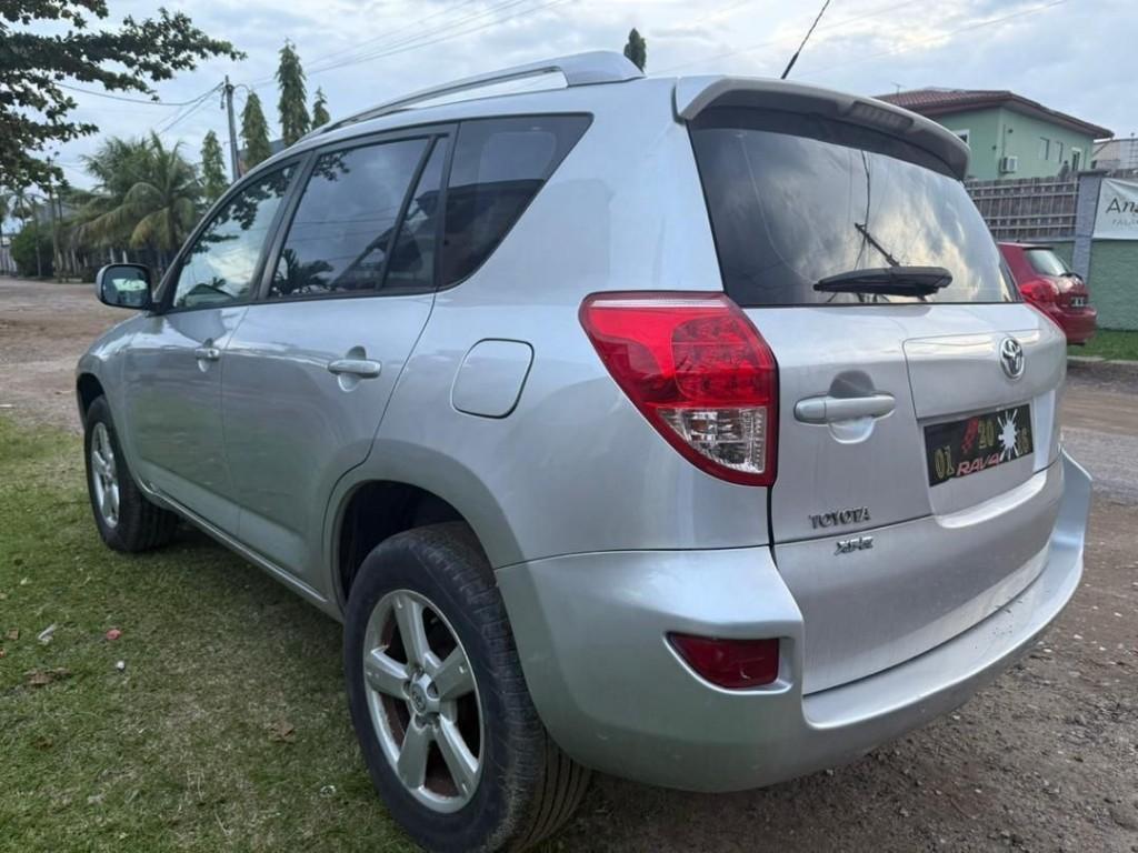 Toyota RAV4 Année 2007 au Cameroun - Photo 7