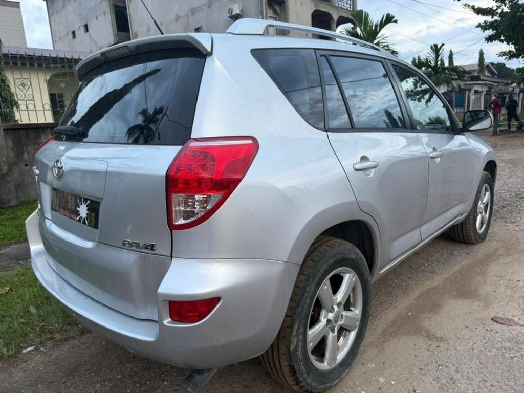 Toyota RAV4 Année 2007 au Cameroun - Photo 11