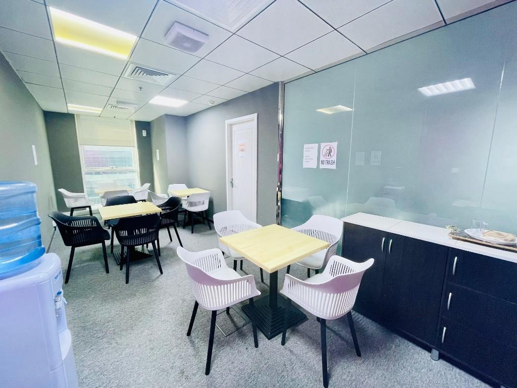 Modern Office / All Inclusive / Instant Approval in Madīnat Zāyid - Image 8