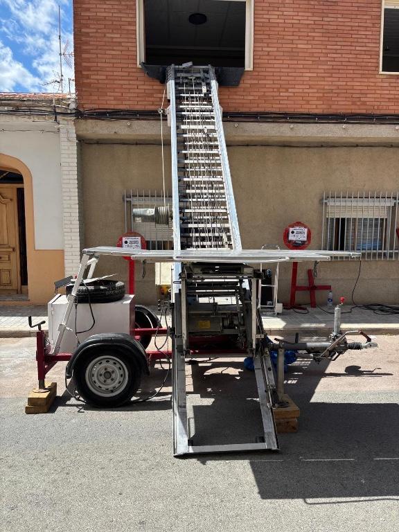 Plataforma elevadora en Santa Pola - Imagen 2