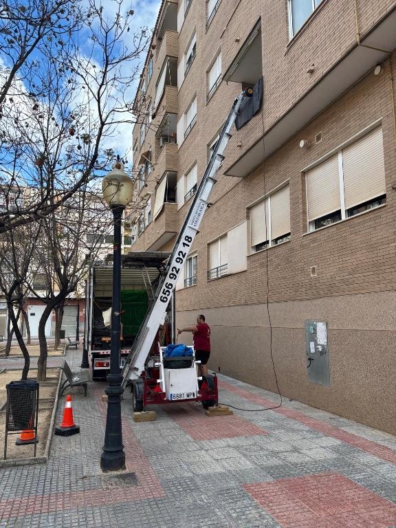Plataforma elevadora en Santa Pola - Imagen 3