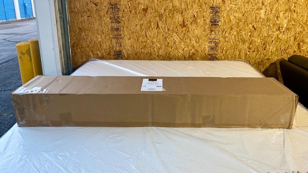 Amazon Basics Smart Box Spring Queen 7” Foundation – New in Akron - Image 6