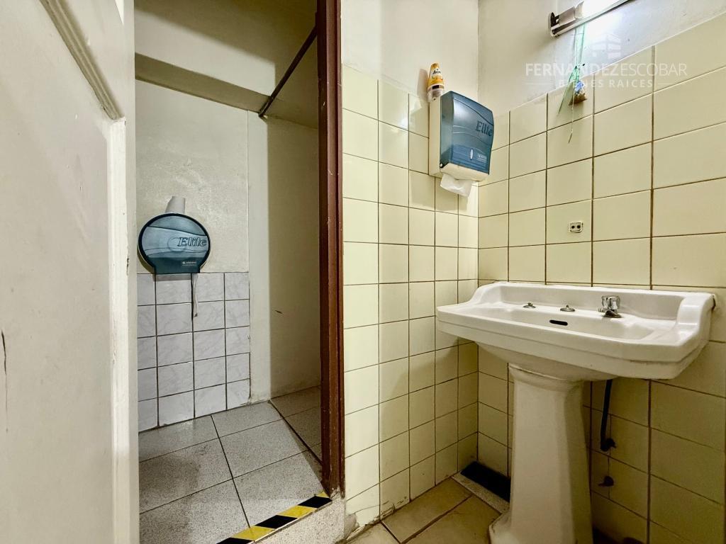 VALPARAÍSO - VENDE ARRIENDA GRAN OFICINA 9 PRIVADOS - CALLE COND en Putaendo - Imagen 2